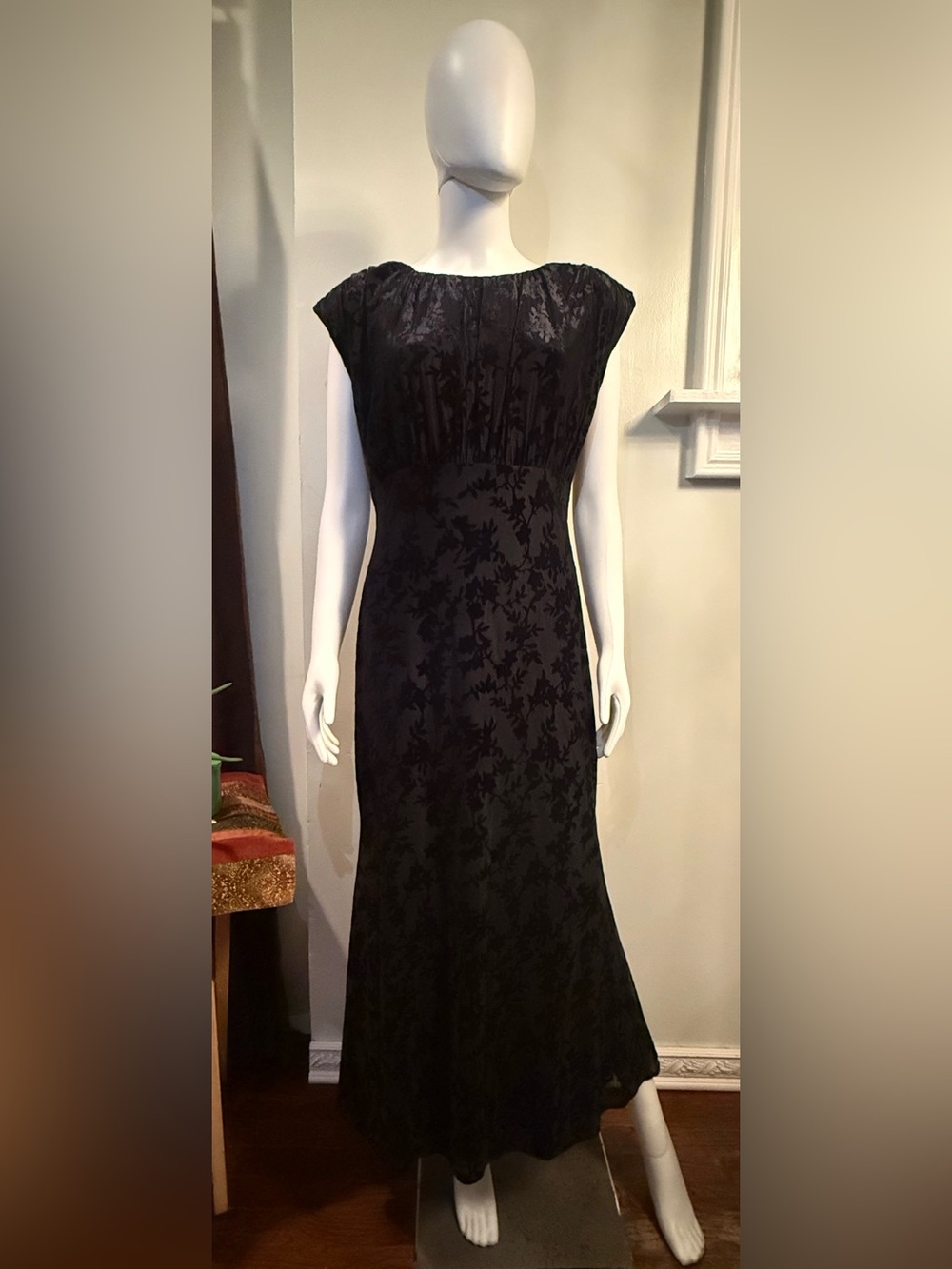 Belle Badgley Mischka Black Floral Jacquard Evening Maxi Dress
